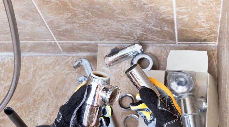 Professional gutter cleaning in Shalimar, FL